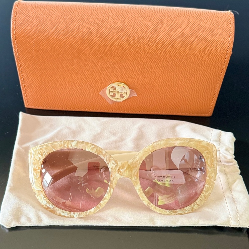 NWT Tory Burch Oversized Cat Eye Sunglasses
